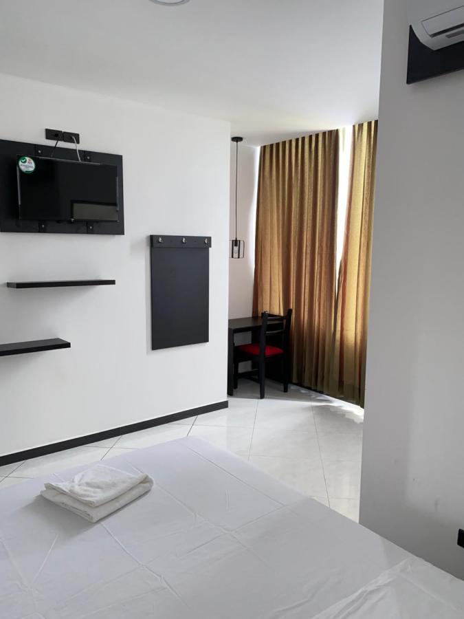 Bryss Hotel Santo Domingo de los Colorados Kültér fotó